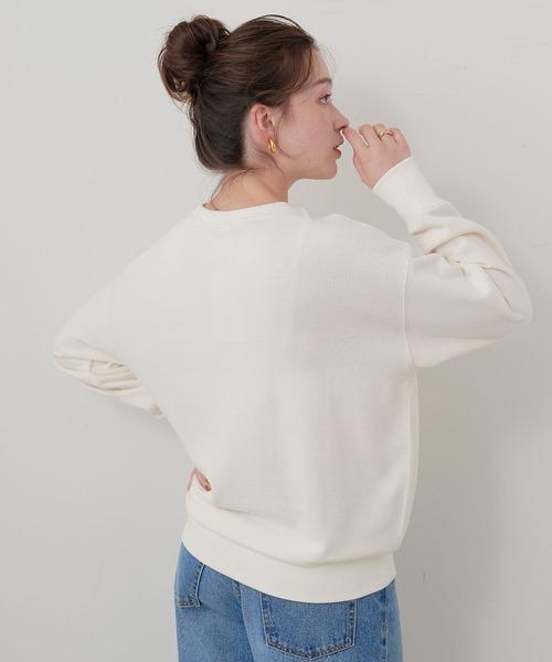 sanrio（サンリオ）の「【sanrio characters】パティ＆ジミープリント裏毛ドロップショルダーレトロプリントスウェットプルオーバー《サンリオキャラクターズ》（スウェット・レディース・ブラック/アイボリー・LL/L/M）」の14枚目の写真