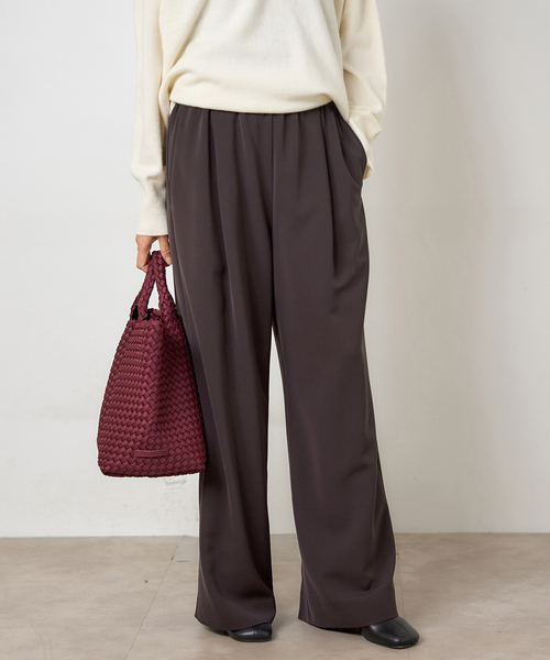 IENA（イエナ）の「ウォッシャブル アセテートツイルタックパンツ（その他パンツ・レディース・サックスブルー/ホワイト/ブラウン・34/36/38/40）」の2枚目の写真