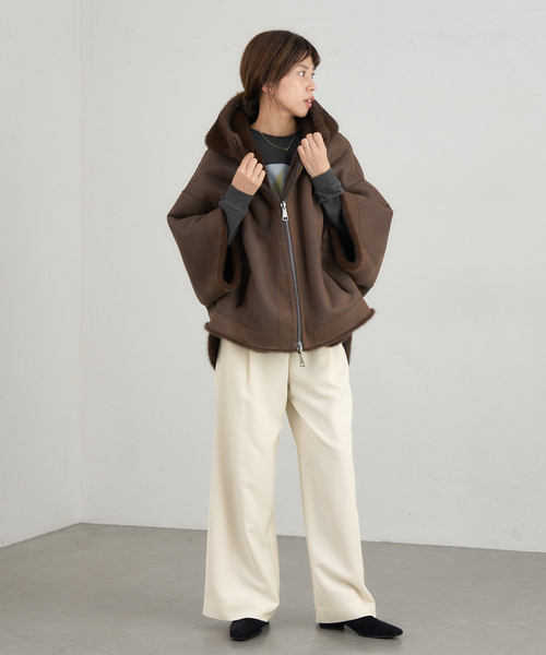 IENA（イエナ）の「ウォッシャブル アセテートツイルタックパンツ（その他パンツ・レディース・サックスブルー/ホワイト/ブラウン・34/36/38/40）」の5枚目の写真