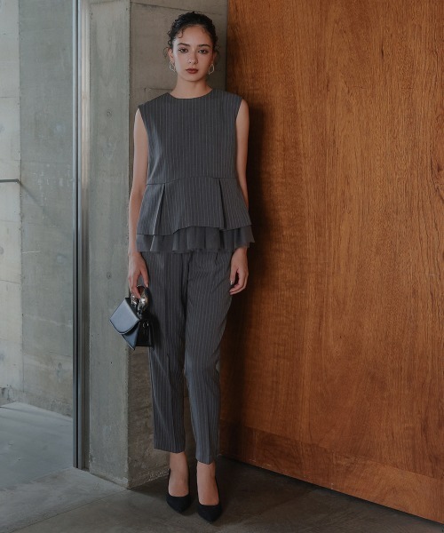 Callarus(カラルス)の「チュール切替ペプラムデザインストライプブラウスパンツセットアップドレス〔Callarus〕(パンツドレス・レディース・グレー/ブラック/ベージュ・M/L/LL/3L)」の3枚目の写真