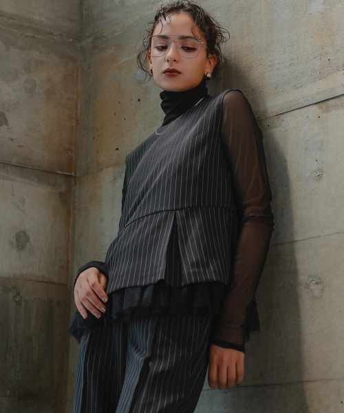 Callarus(カラルス)の「チュール切替ペプラムデザインストライプブラウスパンツセットアップドレス〔Callarus〕(パンツドレス・レディース・グレー/ブラック/ベージュ・M/L/LL/3L)」の4枚目の写真