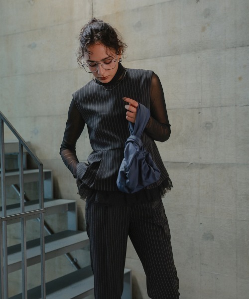 Callarus(カラルス)の「チュール切替ペプラムデザインストライプブラウスパンツセットアップドレス〔Callarus〕(パンツドレス・レディース・グレー/ブラック/ベージュ・M/L/LL/3L)」の8枚目の写真