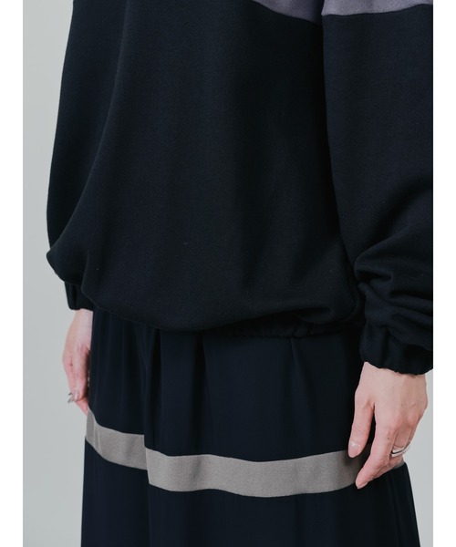 DOLLUPOOPS（ドールアップウップス）の「配色スウェットギャザートップス（スウェット・レディース・ワインレッド/カーキ/ブラック・38）」の19枚目の写真