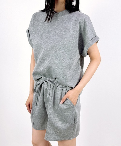 CLOTHY(クロシィ)の「【ワンマイルウェアやおうち時間に◎】半袖スウェットセットアップ(セットアップ・レディース・グレー・FREE)」の3枚目の写真