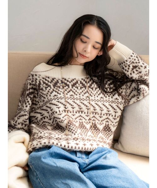 Ungrid（アングリッド）の「【WEB限定】オフショルジャカードニット（ニット/セーター・レディース・ネイビー/レッド/アイボリー・FREE）」の4枚目の写真