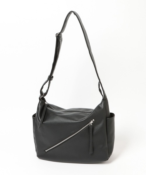 LAKOLE(ラコレ)の「フェイクレザーラージZIPショルダー2 / 599442(ショルダーバッグ・メンズ・チャコール/ブラック・FREE)」の9枚目の写真