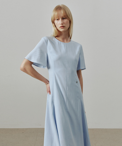 ARTID(アルティーダ)の「リネンフレア半袖ワンピース_BLUE(ワンピース・レディース・ブルー・SMALL/MEDIUM)」の4枚目の写真