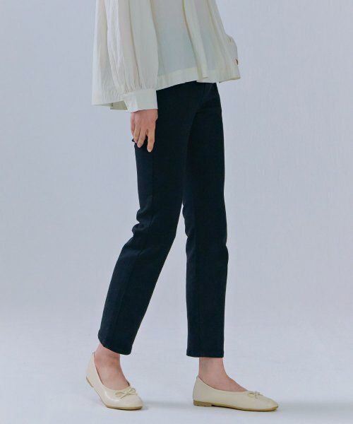 CHASECULT（チェイスカルト）の「レディース ブラックヒドゥンバンディングスリムストレートデニムパンツ-CEZG2351B03（デニムパンツ・レディース・ブラック・67/70/74/76/80）」の2枚目の写真