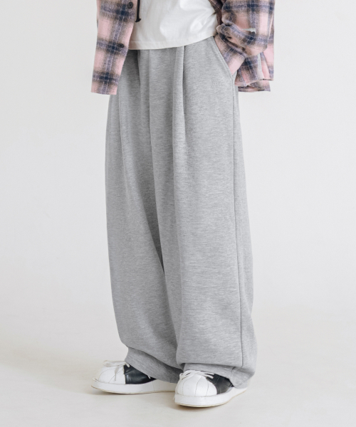 LEMAIN SECOND（リメインセカンド）の「[2PACK] ONE-TUCK WIDE SWEAT PANTS - BLACK/GRAY (FLEECE ver)（スウェットパンツ・レディース・その他・MEDIUM/LARGE/X-LARGE/XX-LARGE/SMALL）」の4枚目の写真