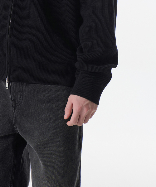 MUSINSA STANDARD（ムシンサスタンダード）の「コットンカラー ニットジップアップ [ブラック]（ニット/セーター・メンズ・その他・SMALL/MEDIUM/LARGE/X-LARGE/XX-LARGE）」の6枚目の写真