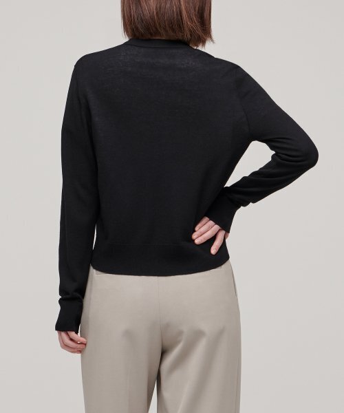 MUSINSA STANDARD WOMAN（ムシンサスタンダードウーマン）の「レディースリネンブレンドカーディガン[ブラック]（カーディガン/ボレロ・レディース・その他・SMALL/MEDIUM/LARGE/X-SMALL）」の4枚目の写真