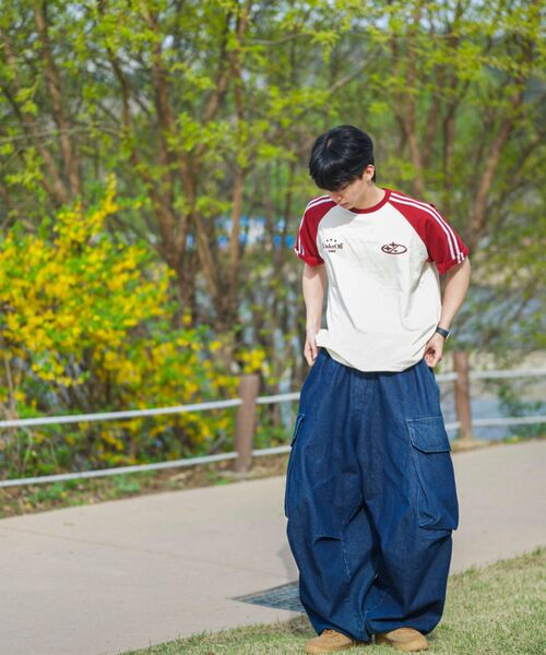 UNDEROFF(アンダーオフ)の「オーバーフィットラグラントラックライン半袖Tシャツスターロゴバーガンディ(Tシャツ/カットソー・レディース・バーガンディー・SMALL/MEDIUM/LARGE/X-LARGE)」の8枚目の写真