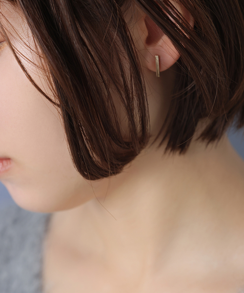Lilas(リラ)の「12mmブロックピアス K10(両耳)(ピアス(両耳用)・レディース・ゴールド・FREE)」の2枚目の写真