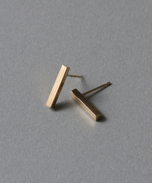 Lilas(リラ)の「12mmブロックピアス K10(両耳)(ピアス(両耳用)・レディース・ゴールド・FREE)」の4枚目の写真