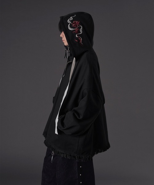 狐独(コドク)の「彼岸花刺繍ビックフーディ(パーカー・メンズ・ネイビー/ブラック・LARGE/MEDIUM)」の16枚目の写真