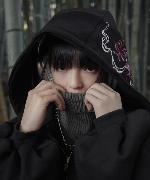 狐独(コドク)の「彼岸花刺繍ビックフーディ(パーカー・メンズ・ネイビー/ブラック・LARGE/MEDIUM)」の8枚目の写真