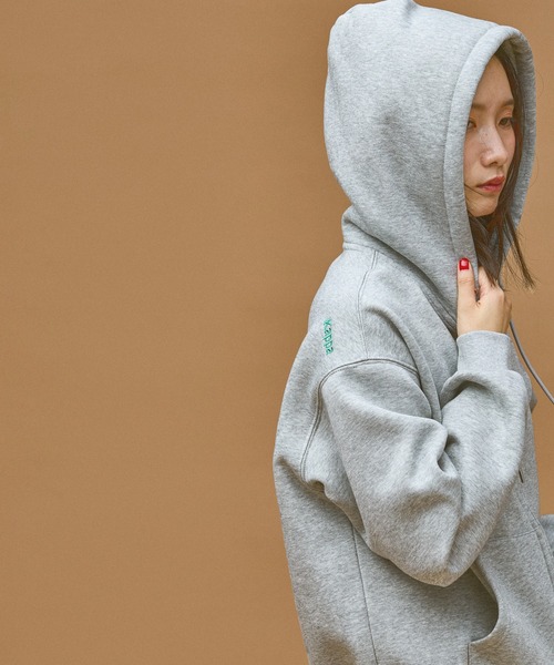Kappa（カッパ）の「≪Kappa×and ST ウェルネスクラブ≫フロントジップパーカー (ユニセックス)（スウェット・レディース・ブラック/ネイビー/ホワイト・LARGE/MEDIUM/SMALL）」の5枚目の写真