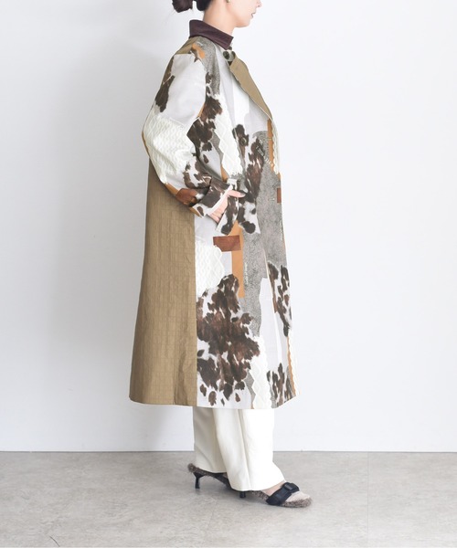 Eimee Law（エイミーロウ）の「カウ柄デニムコラージュptトレンチコート（トレンチコート・レディース・カーキ/グレー・FREE）」の7枚目の写真