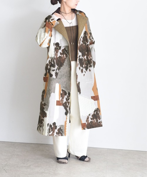 Eimee Law（エイミーロウ）の「カウ柄デニムコラージュptトレンチコート（トレンチコート・レディース・カーキ/グレー・FREE）」の4枚目の写真