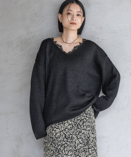 A part by（アパートバイ）の「モヘヤレースVネックニットプルオーバー（ニット/セーター・レディース・ライトグレー/ブラック/グレー系その他3・FREE）」の2枚目の写真