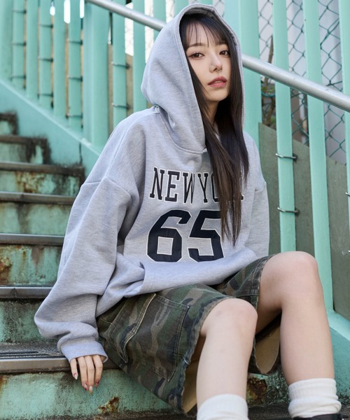 WEGO(ウィゴー)の「WEGO/裏起毛グラフィックビッグプルパーカー(パーカー・レディース・杢グレー/ネイビー/ダークグレー/ワイン・FREE)」の20枚目の写真