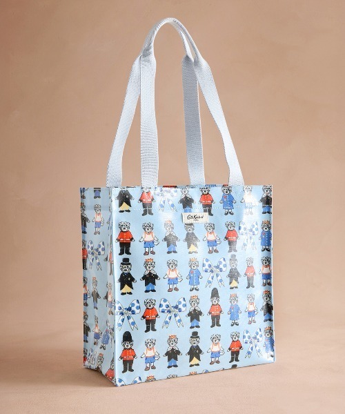 Cath Kidston(キャスキッドソン)の「ミディアム ブックバック London Dogs(トートバッグ・レディース・その他・FREE)」の1枚目の写真