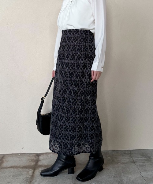 Doux archives(ドゥアルシーヴ)の「コードレースタイトスカート(スカート・レディース・ネイビー/ブラック/オフホワイト・SMALL/MEDIUM)」の2枚目の写真