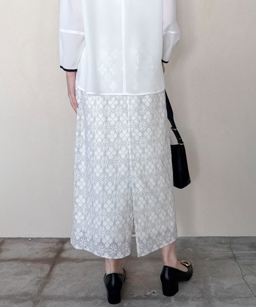 Doux archives(ドゥアルシーヴ)の「コードレースタイトスカート(スカート・レディース・ネイビー/ブラック/オフホワイト・SMALL/MEDIUM)」の8枚目の写真