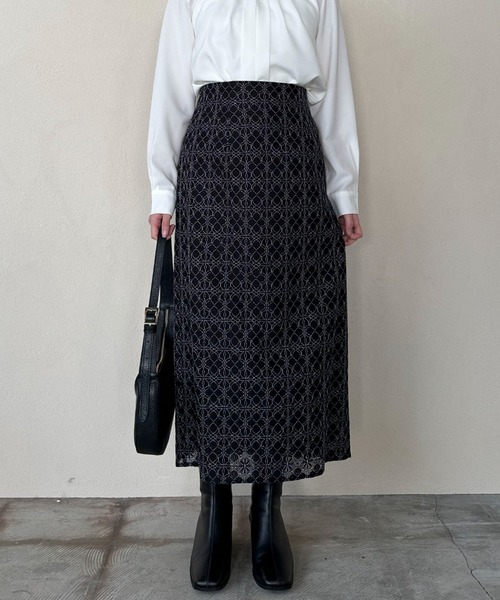 Doux archives(ドゥアルシーヴ)の「コードレースタイトスカート(スカート・レディース・ネイビー/ブラック/オフホワイト・SMALL/MEDIUM)」の21枚目の写真