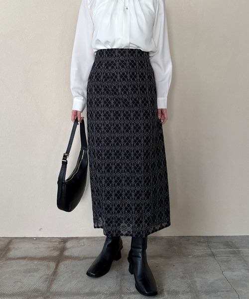 Doux archives(ドゥアルシーヴ)の「コードレースタイトスカート(スカート・レディース・ネイビー/ブラック/オフホワイト・SMALL/MEDIUM)」の22枚目の写真