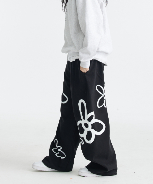 DOUBLE JD（ダブルジェイディー）の「Flower spray stopper wide banding pants (black)（スウェットパンツ・レディース・その他・FREE）」の3枚目の写真
