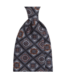 MANNERGRAM（マナーグラム）の「イタリア コモシルク スポデラート スクエア アンティーク オールオーバー グレー（ネクタイ）」