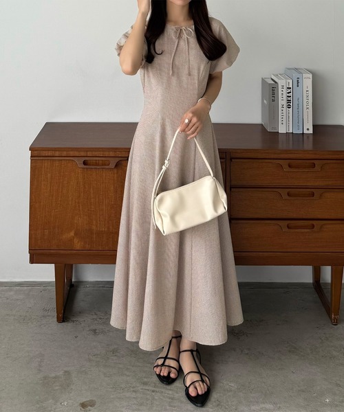 callautia(カラウティア)の「キーネックバルーンスリーブワンピース(ワンピース・レディース・ネイビー/ベージュ/ブラック・SMALL/MEDIUM/LARGE)」の3枚目の写真