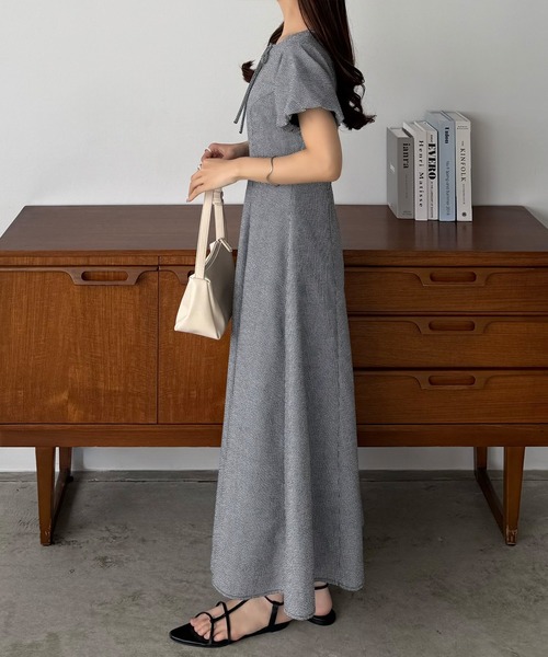 callautia(カラウティア)の「キーネックバルーンスリーブワンピース(ワンピース・レディース・ネイビー/ベージュ/ブラック・SMALL/MEDIUM/LARGE)」の5枚目の写真