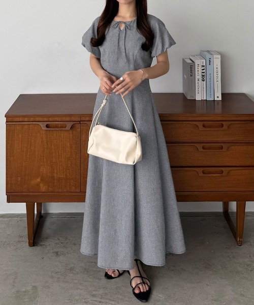 callautia(カラウティア)の「キーネックバルーンスリーブワンピース(ワンピース・レディース・ネイビー/ベージュ/ブラック・SMALL/MEDIUM/LARGE)」の9枚目の写真