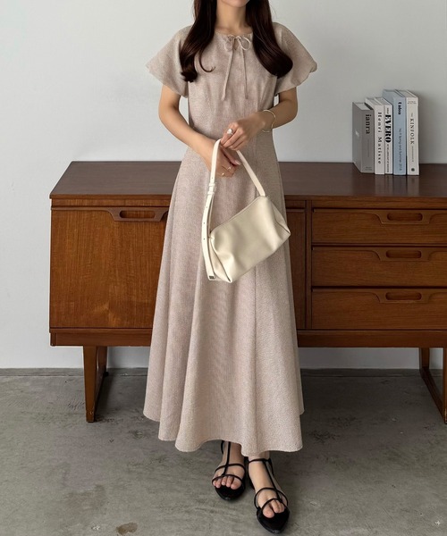 callautia(カラウティア)の「キーネックバルーンスリーブワンピース(ワンピース・レディース・ネイビー/ベージュ/ブラック・SMALL/MEDIUM/LARGE)」の13枚目の写真
