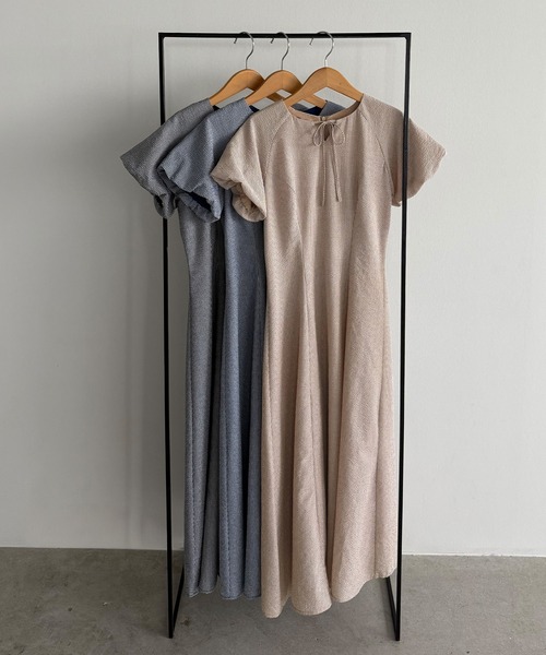 callautia(カラウティア)の「キーネックバルーンスリーブワンピース(ワンピース・レディース・ネイビー/ベージュ/ブラック・SMALL/MEDIUM/LARGE)」の21枚目の写真