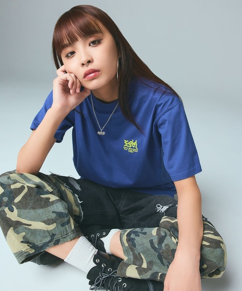 X-girl(エックスガール)の「NOISE LOGO S/S TEE(Tシャツ/カットソー・レディース・ホワイト/ブラック/ブルー・S/M/L/XL)」の5枚目の写真