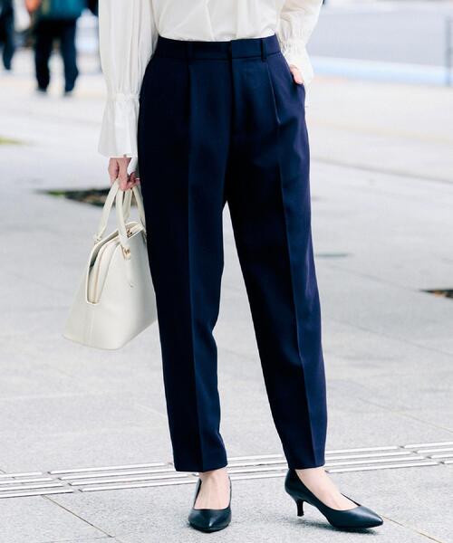 UNTITLED（アンタイトル）の「【洗えるスーツ／ストレッチ性／後ろウエストゴム】テーパードパンツ（その他パンツ・レディース・ネイビー/ブラック/ネイビー系5・00/01/02/03/04/42/44/46/48/50）」の2枚目の写真