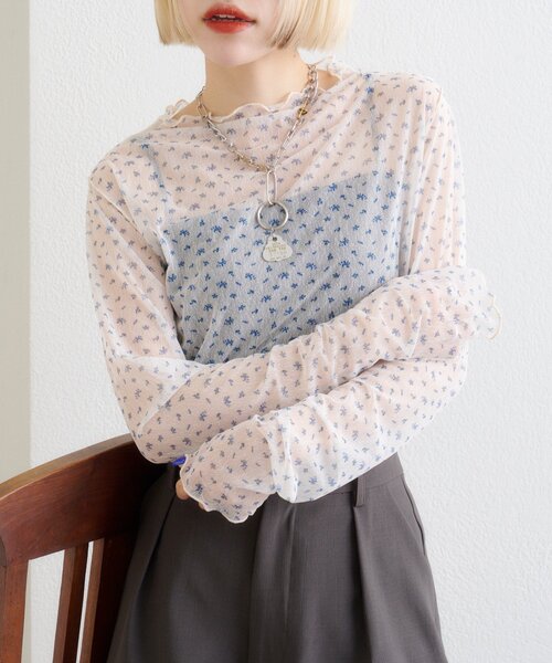 w closet（ダブルクローゼット）の「シアーハイネックプルオーバー（Tシャツ/カットソー・レディース・ブルー/チャコールグレー/アイボリー/レッド・FREE）」の4枚目の写真