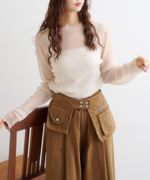 w closet（ダブルクローゼット）の「シアーハイネックプルオーバー（Tシャツ/カットソー・レディース・ブルー/チャコールグレー/アイボリー/レッド・FREE）」の2枚目の写真