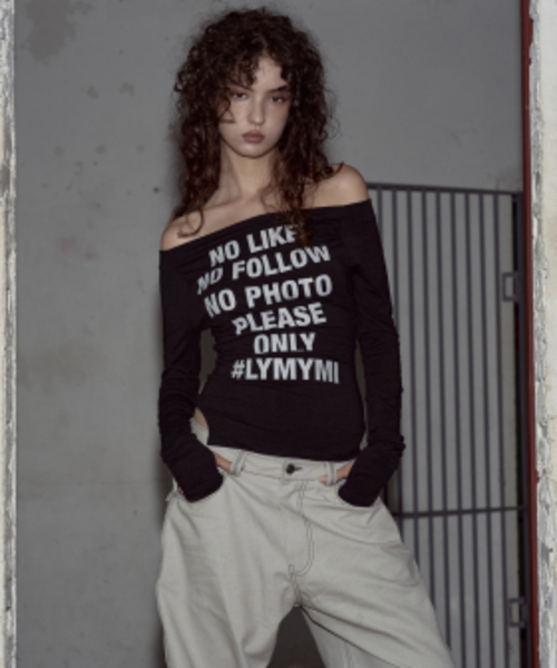 PLEASENOFOLLOW(プリーズノーフォロー)の「Kacy Lettering Long Off-Shoulder Top (Black)(Tシャツ/カットソー・レディース・その他・FREE)」の5枚目の写真