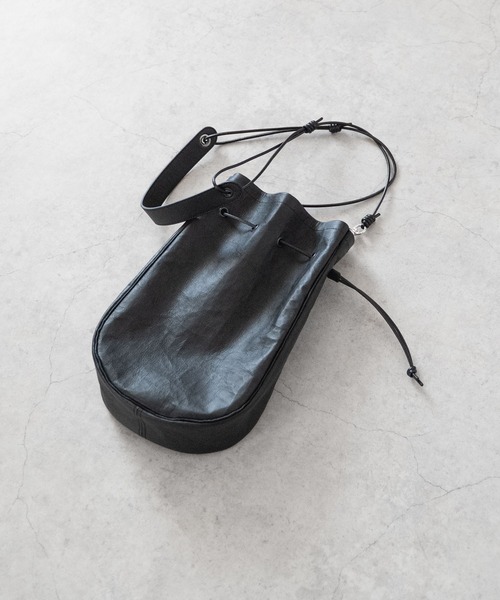 Senti(センティ)の「Dyneema Leather MEDICINE BAG L / 超軽量ダイニーマレザー メディスンバッグ L(ショルダーバッグ・メンズ・ブラック系その他/ブラック・FREE)」の7枚目の写真