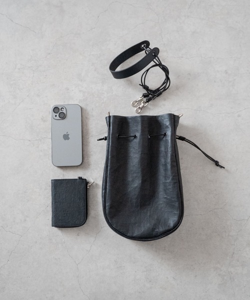 Senti(センティ)の「Dyneema Leather MEDICINE BAG L / 超軽量ダイニーマレザー メディスンバッグ L(ショルダーバッグ・メンズ・ブラック系その他/ブラック・FREE)」の6枚目の写真