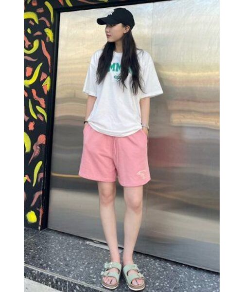 COMMONZ(コモンズ)の「エッセンシャルアーチロゴ半袖Tシャツ_ホワイト(Tシャツ/カットソー・レディース・その他・1/2)」の3枚目の写真