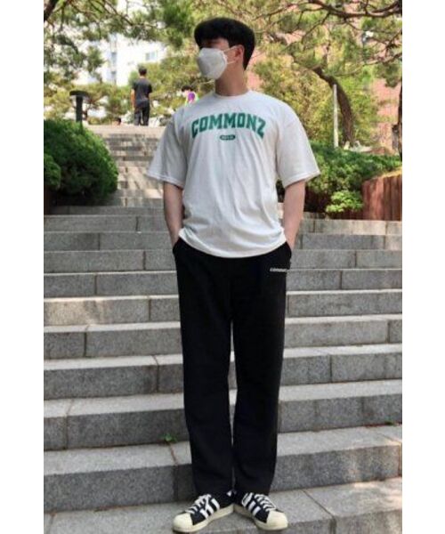 COMMONZ(コモンズ)の「エッセンシャルアーチロゴ半袖Tシャツ_ホワイト(Tシャツ/カットソー・レディース・その他・1/2)」の5枚目の写真