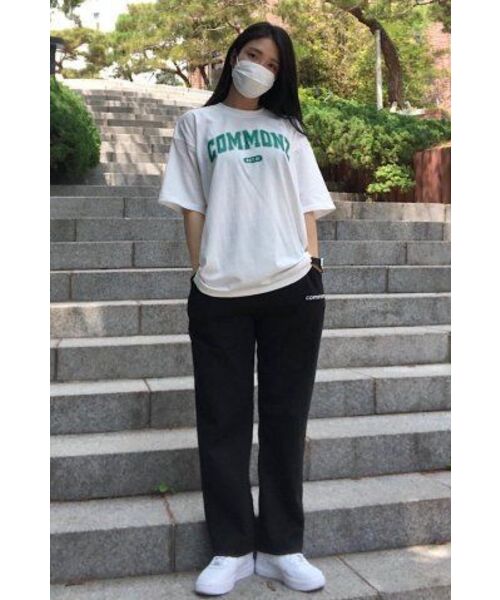 COMMONZ(コモンズ)の「エッセンシャルアーチロゴ半袖Tシャツ_ホワイト(Tシャツ/カットソー・レディース・その他・1/2)」の7枚目の写真