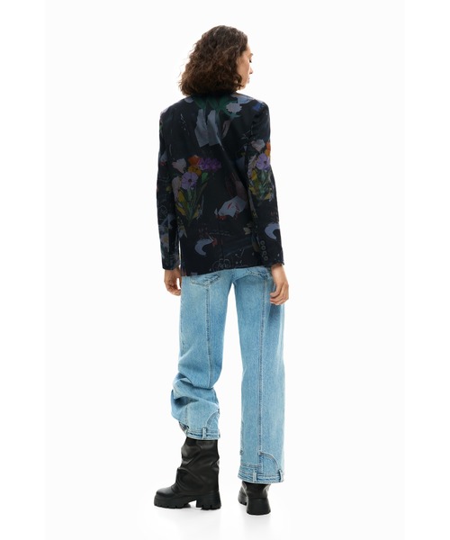 Desigual(デシグアル)の「コラージュプリント ブラックスリムフィットブレザー(テーラードジャケット・レディース・ブラック・S/M/XL/L/XS)」の6枚目の写真