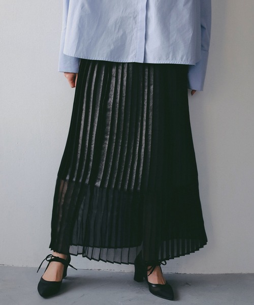 AJUGA.（アジュガ）の「シアーヘム チンツプリーツスカート（スカート・レディース・ブラック/オフホワイト・FREE）」の2枚目の写真