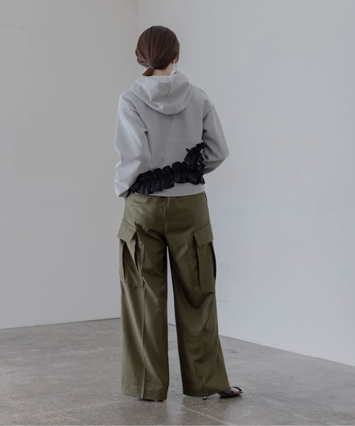 Eimee Law（エイミーロウ）の「ギャザーフリルヘム フーディパーカー（パーカー・レディース・ダークネイビー/ライトグレー/オートミール・FREE）」の15枚目の写真